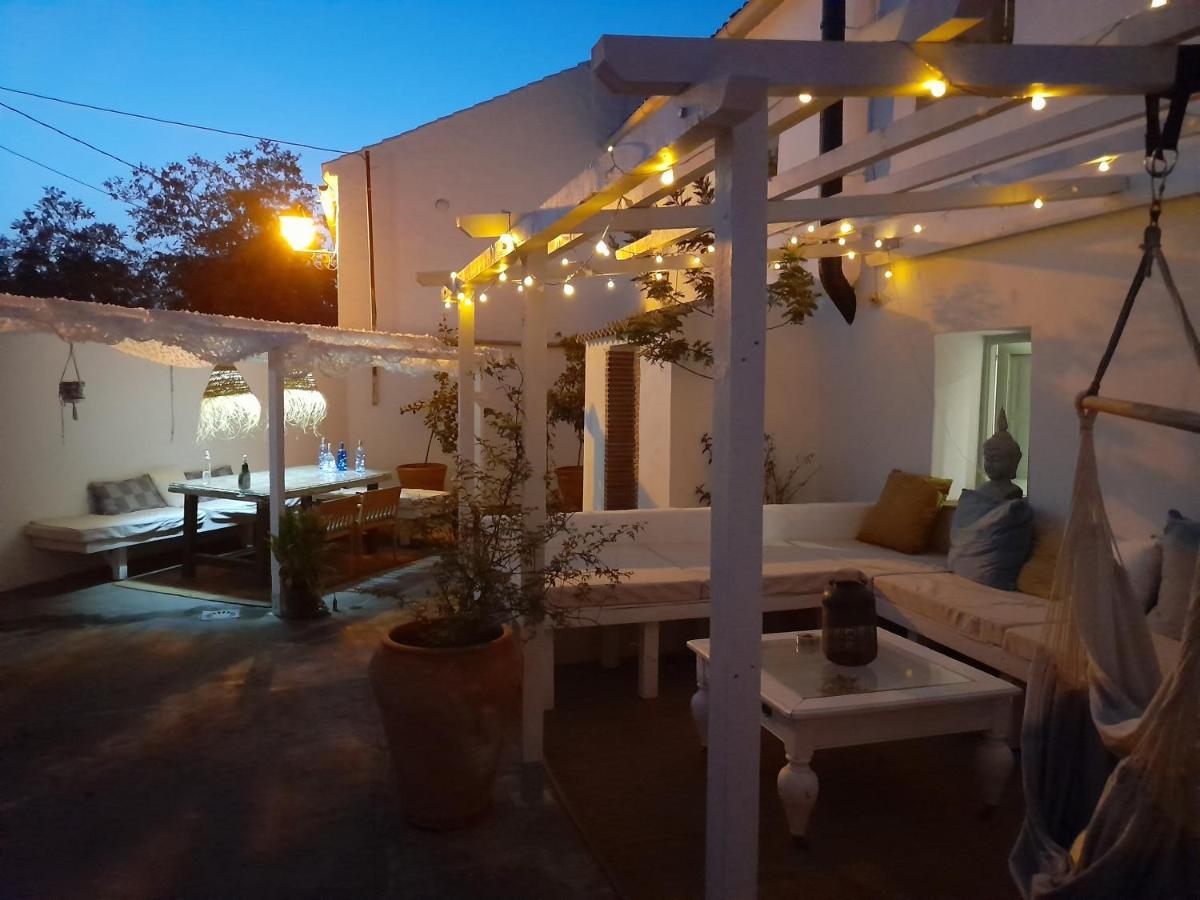 La Pluma Hotel Iznajar Exterior photo